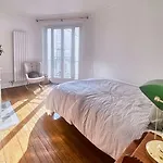 Large T3 In Paris - Ideal For Families Or Friends